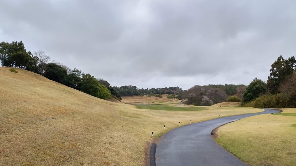 雨の日のゴルフ場